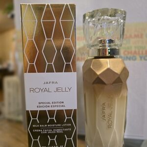 JAFRA Royal Jelly Special Edition Milk Balm